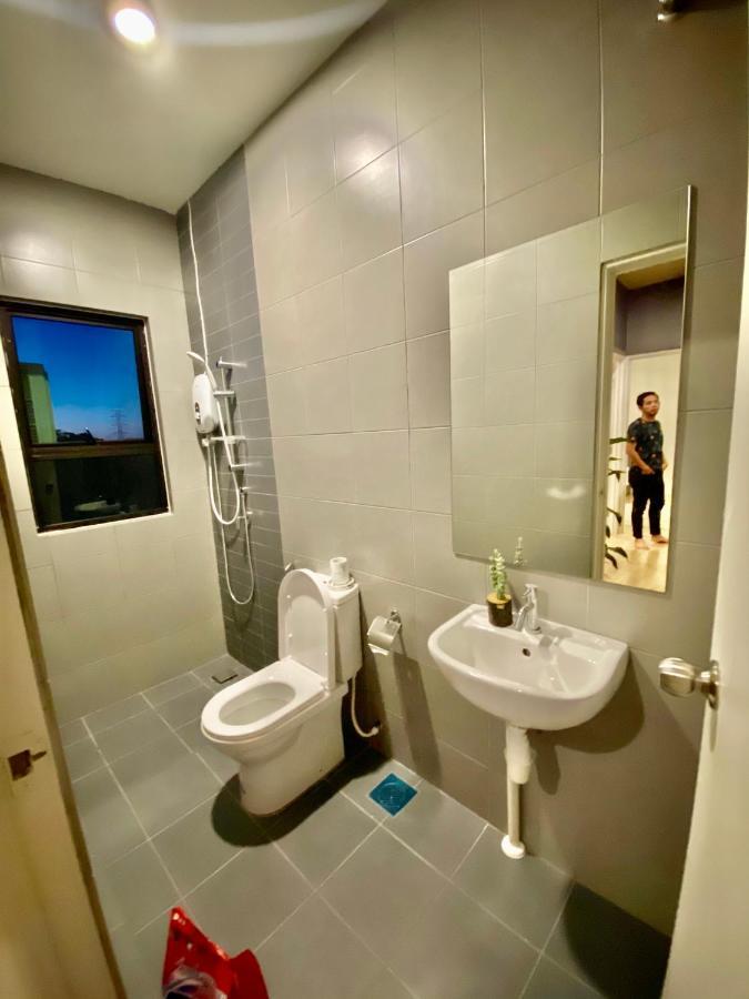 Faizal Madhi Homestay Кучінг Екстер'єр фото