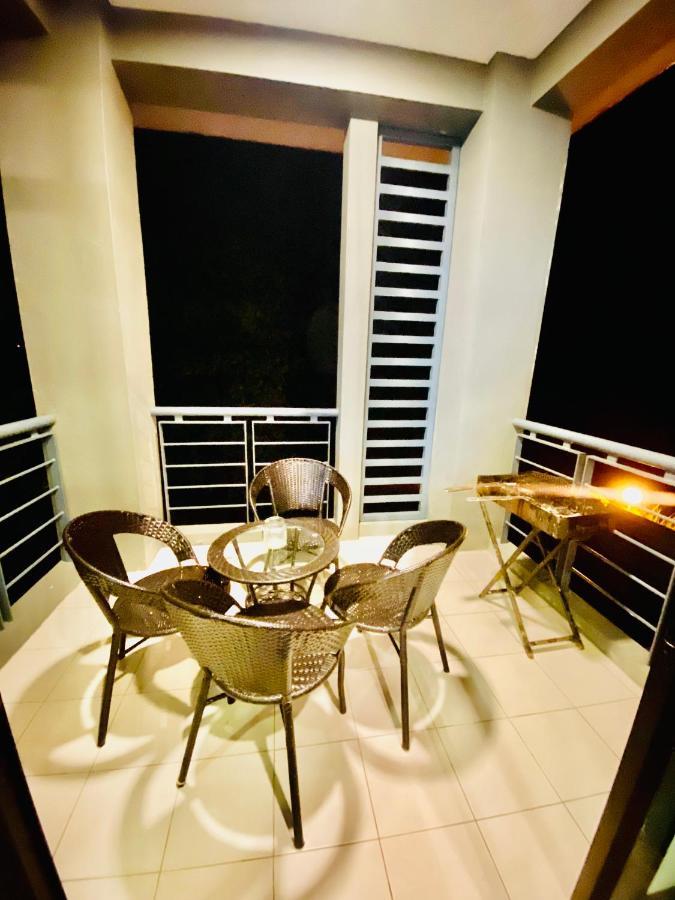 Faizal Madhi Homestay Кучінг Екстер'єр фото