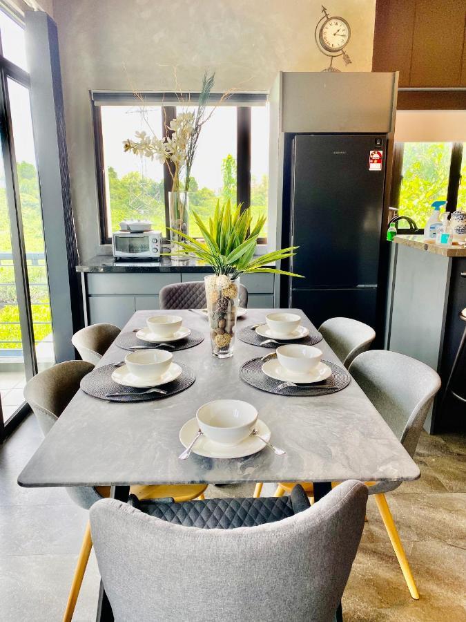Faizal Madhi Homestay Кучінг Екстер'єр фото