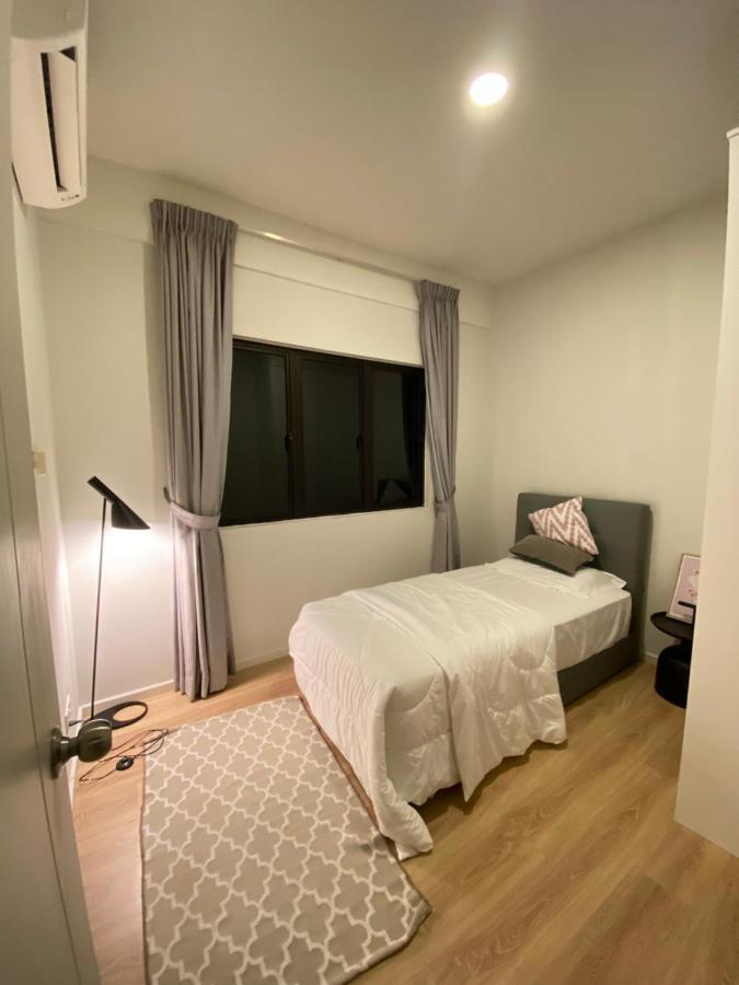 Faizal Madhi Homestay Кучінг Екстер'єр фото